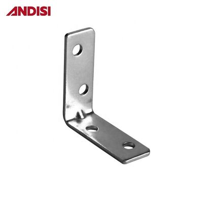 Des supports en acier en forme de L pour soutient articulaire des meubles