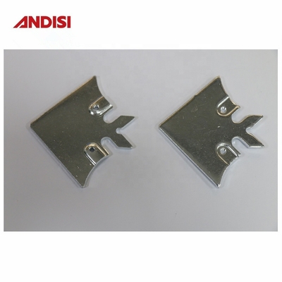 Support métallique en acier zinc plaqué en forme de poisson de 3 mm non standard avec connecteur perforé