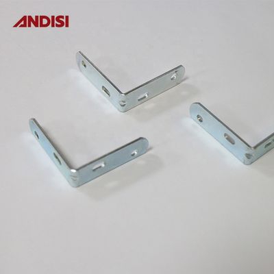 Des supports à angle droit en fer pour meubles en bois, des supports à coin en métal, épaisseur de 2 mm