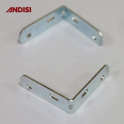 Des supports à angle droit en fer pour meubles en bois, des supports à coin en métal, épaisseur de 2 mm