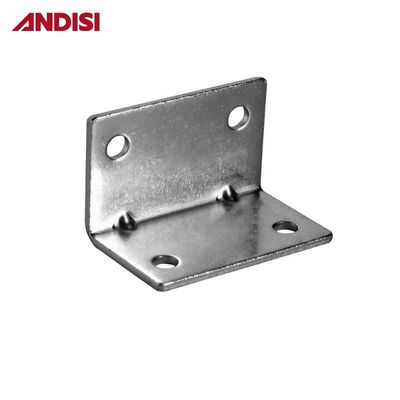 Des supports en acier en forme de L pour soutient articulaire des meubles